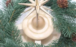 Albin Preißler Adventsleuchter*Adventsleuchter mit Weihnachtsstern und Tannenkranz, von