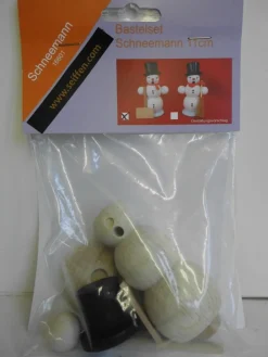 SEIFFENcom by Nestler GmbH Räuchermännchen*Bastelset Räuchermännchen Schneemann mit Schneeschaufel von SEIFFEN.COM