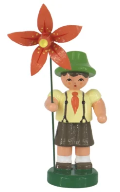Figurenland Uhlig GmbH Blumenmädchen*Blumenjunge Bastian mit oranger Blume, 9 cm von Figurenland Uhlig