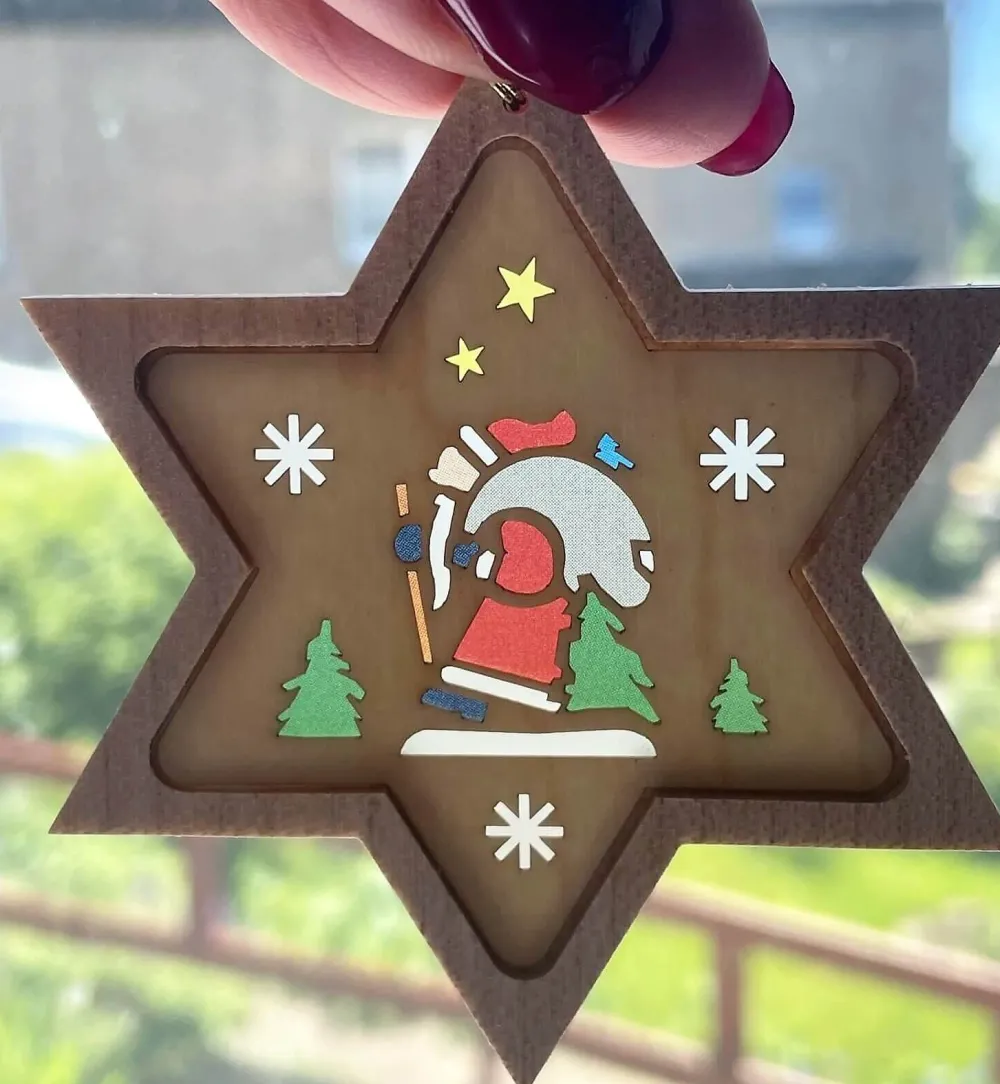 Richard Glässer GmbH Neuheiten*Christbaumschmuck Stern mit Diaphanbild Weihnachtsmann von Richard Glässer