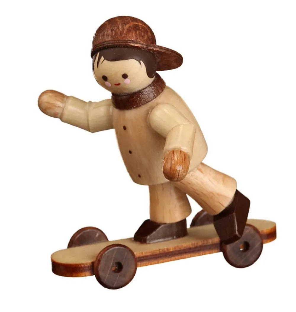 Romy Thiel Neuheiten | Romy Thiel Figuren*Felix mit Skateboard, mini von