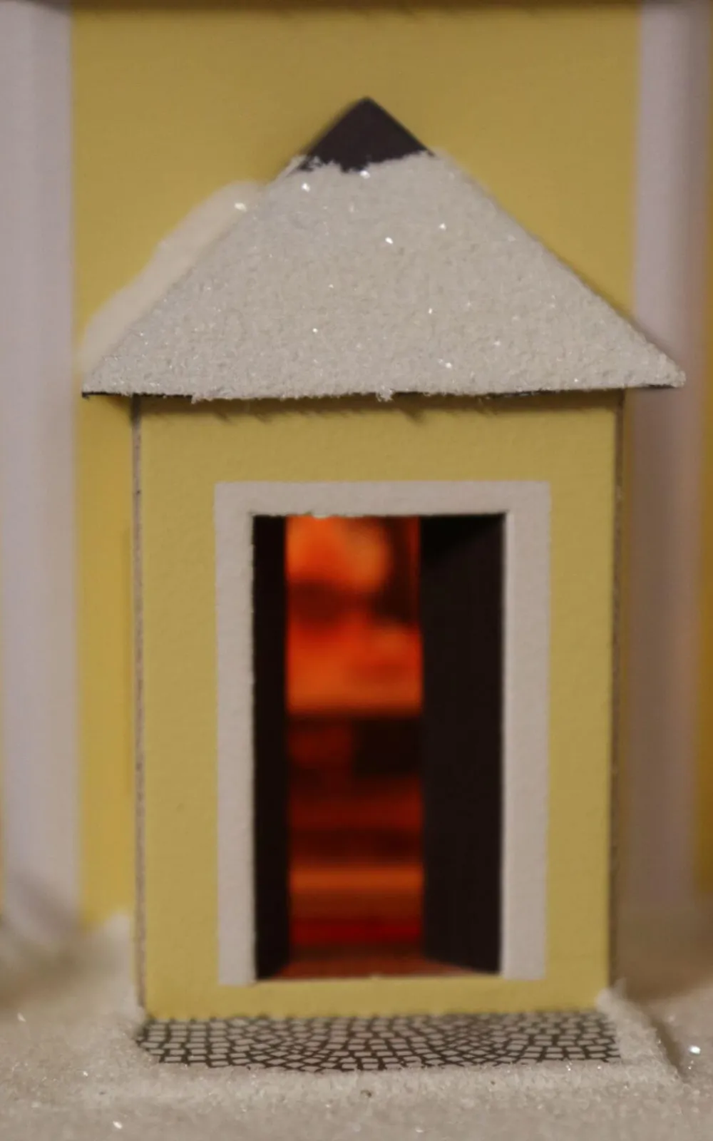 Birgit Uhlig Neuheiten | Lichterhaus*LED Lichterhaus Seiffener Kirche mit beleuchtetem Weihnachtsbaum, 43 cm von