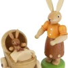 Müller Kleinkunst Osterhasen*Osterhase - Mutter mit Kinderwagen, 11 cm, farbig von