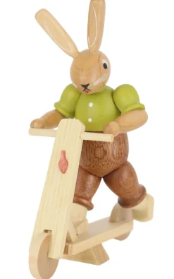Müller Kleinkunst Osterhasen*Osterhase auf Roller, 11 cm, von