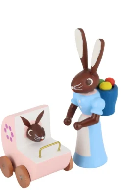 holz.kunst Stephan Kaden Neuheiten | Osterhasen*Osterhase Mutter mit rosa Kinderwagen, 6 cm, farbig von Stephan Kaden