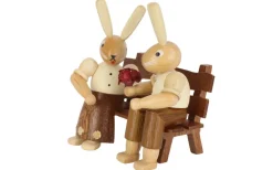 Müller Kleinkunst Osterhasen*Osterhasen - Paar auf einer Bank, von