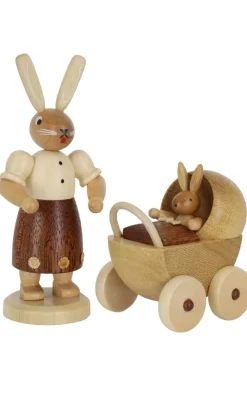 Müller Kleinkunst Osterhasen*Osterhasenmutter mit Kinderwagen, 11 cm, von